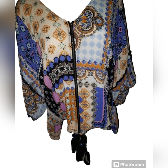 Democracy ladies tatted top - Picture 1 of 11